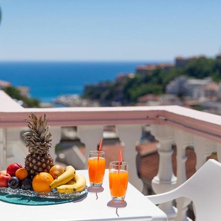 Castello Apartments Улцинь Екстер'єр фото
